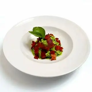 Hình ảnh Mì Ý thịt xông khói sốt Pesto