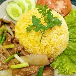 Hình ảnh Cơm Chiên Bò củ hành
