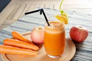 Hình ảnh Nước ép táo - cà rốt 