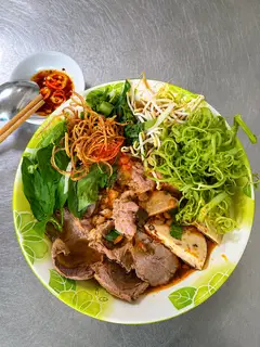 Hình ảnh Bún bò nạm