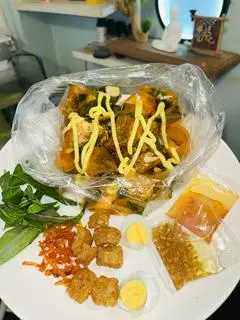 Hình ảnh Bánh tráng cuốn thập cẩm