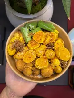 Hình ảnh Trứng non lòng đào chiên LẮC MUỐI