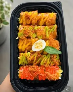 Hình ảnh Bánh tráng cuộn mix sốt