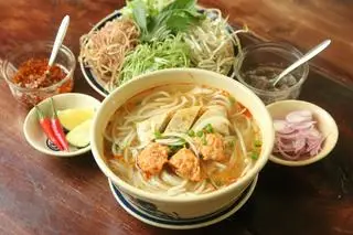 Hình ảnh Chả cua + Chả huế