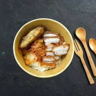 Hình ảnh Cơm gà xiên nướng, Thịt ba rọi chiên