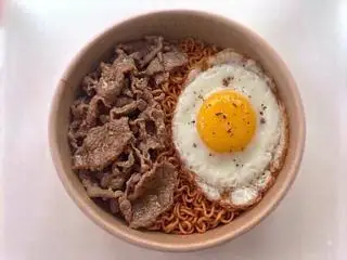Hình ảnh Mì Trộn Thịt Bò Xào - Trứng