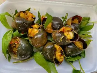Hình ảnh Ốc bươu nướng mắm thơm