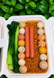 Hình ảnh Combo Mì Trộn 16 viên 2 xúc xích 