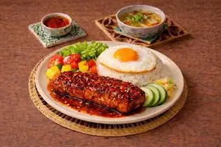 Hình ảnh Cơm sườn nướng xả ko sốt+ Trứng ốp