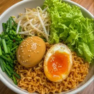 Hình ảnh mì trộn trứng ngâm tương, cá viên
