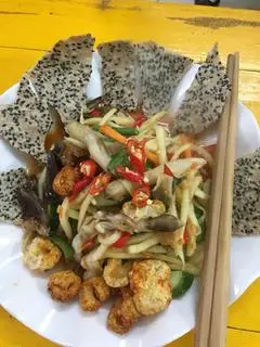 Hình ảnh Gỏi đu đủ Thái Lan thập cẩm