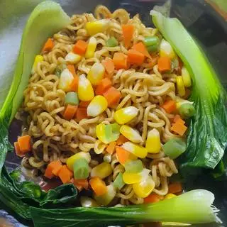 Hình ảnh Mì trộn indome rau củ