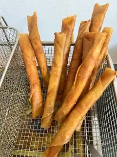 Hình ảnh 3 nem TCC bò bía kèm chấm