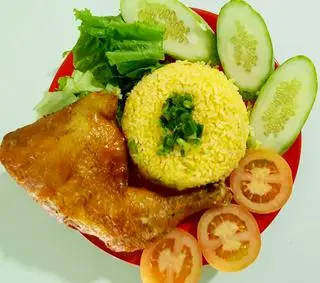 Hình ảnh Cơm Đùi Gà Góc Tư Xối Mỡ