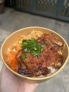 Hình ảnh Cơm Sườn + Trứng Ốp La
