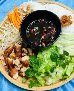 Hình ảnh Bún Trộn Thịt Thơm Ngon