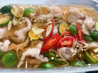 Hình ảnh Chân gà sả tắc