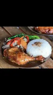 Hình ảnh Cơm Gà Sốt Cay