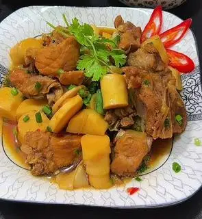 Hình ảnh Cơm sườn kho măng + nước