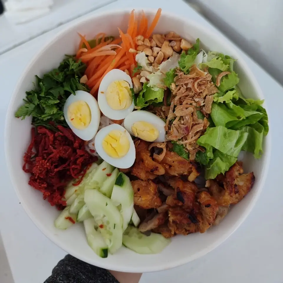 Hình ảnh Bún thịt nướng - nem lụi bọc xả