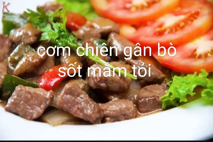 Hình ảnh cơm chiên gân bò sốt mắm tỏi 