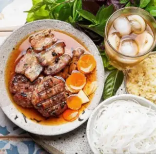 Hình ảnh Bún Chả Hà Nội + Nước sấu