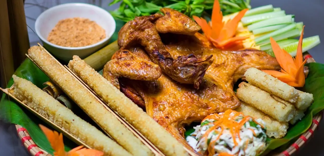 Hình ảnh Gà Nướng Lu - Tây Nguyên(2cơm lam + 5 bánh bao)