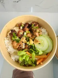 Hình ảnh Cơm thịt xiên nướng  + canh súp