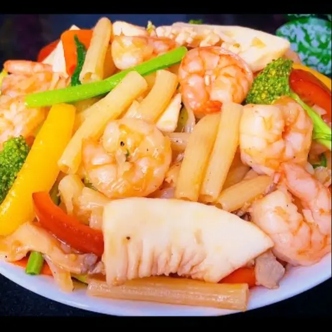 Hình ảnh Nui xào hải sản