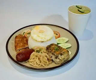Hình ảnh Cơm tấm ba rọi đặc biệt (tặng 01 trà tắc nhài)