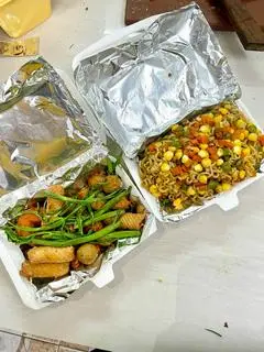Hình ảnh Mì Trộn Rau Củ + Cá Viên Chiên Mắm size vừa