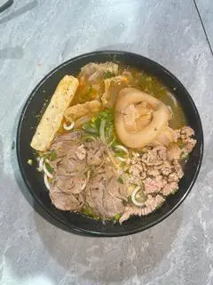 Hình ảnh Bún bò đặc biệt