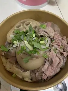 Hình ảnh Bún bò đặc biệt (5 topping) - Món hoàng tộc