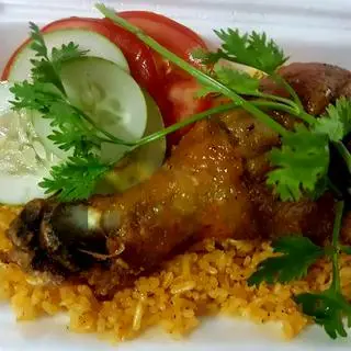 Hình ảnh Cơm Gà Xối Mỡ Vừa