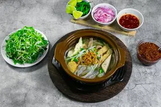 Hình ảnh Bánh canh cá +  Sứa  