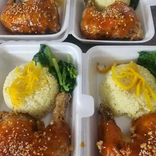 Hình ảnh Cơm gà sốt chanh dây