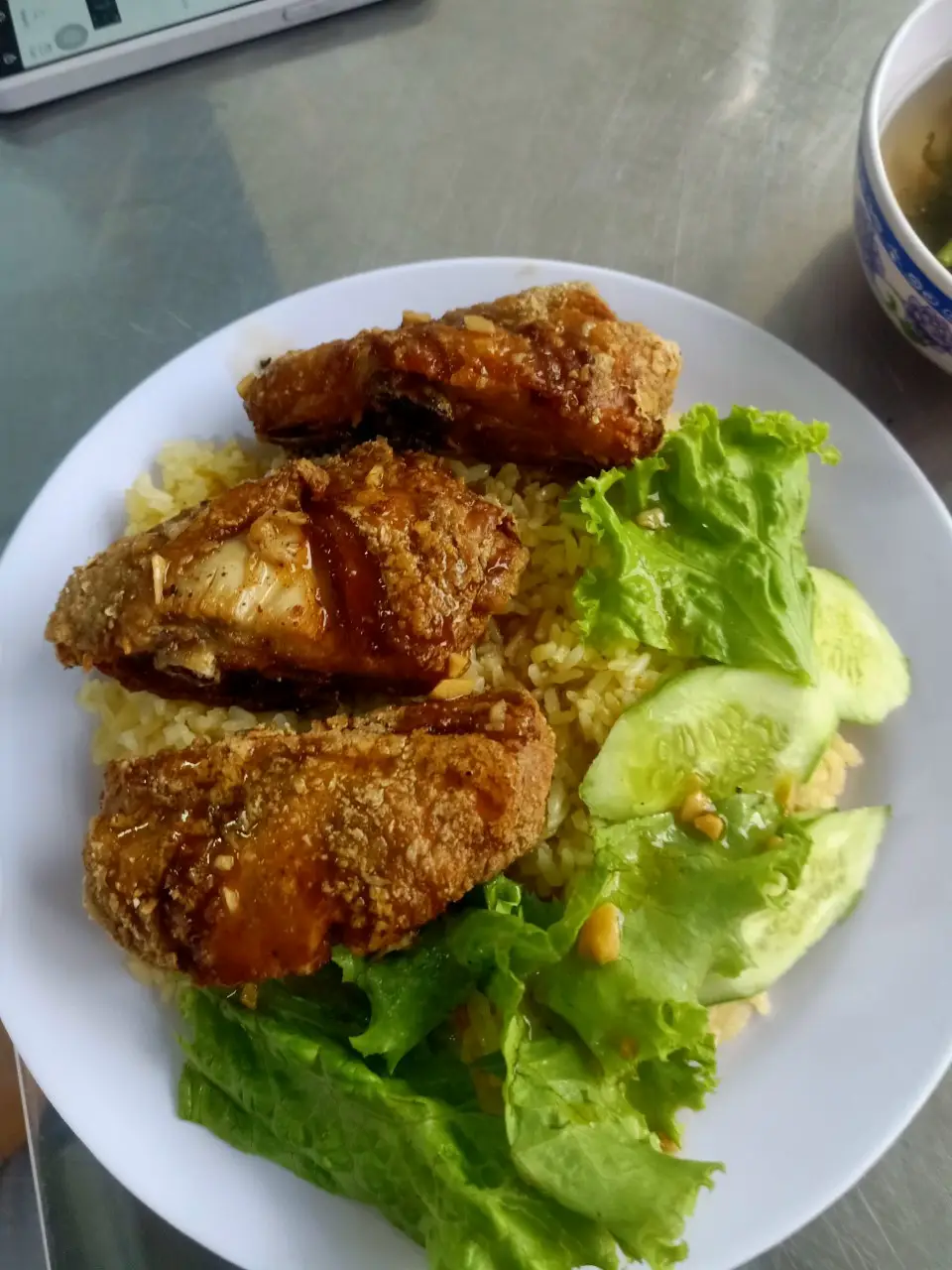 Hình ảnh Cơm gà xối mỡ
