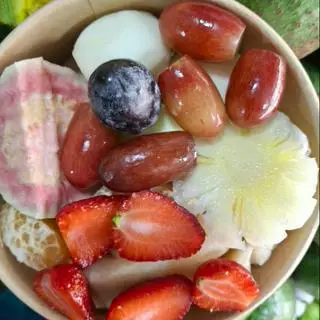 Hình ảnh Thơm, quýt, ổi, táo, nho, dâu ( 3 tặng 1 )