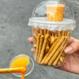 Hình ảnh Bánh Que Chấm Sốt Phô Mai 