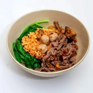 Hình ảnh Mì trộn thịt bò xào - soup bò viên