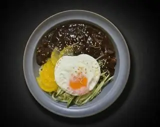 Hình ảnh Mì tương đen sợi dai thịt heo