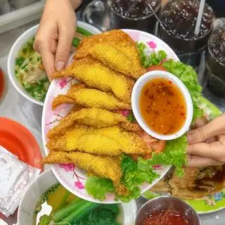 Hình ảnh Sủi Cảo Tôm Thịt Chiên Lắc Phô Mai