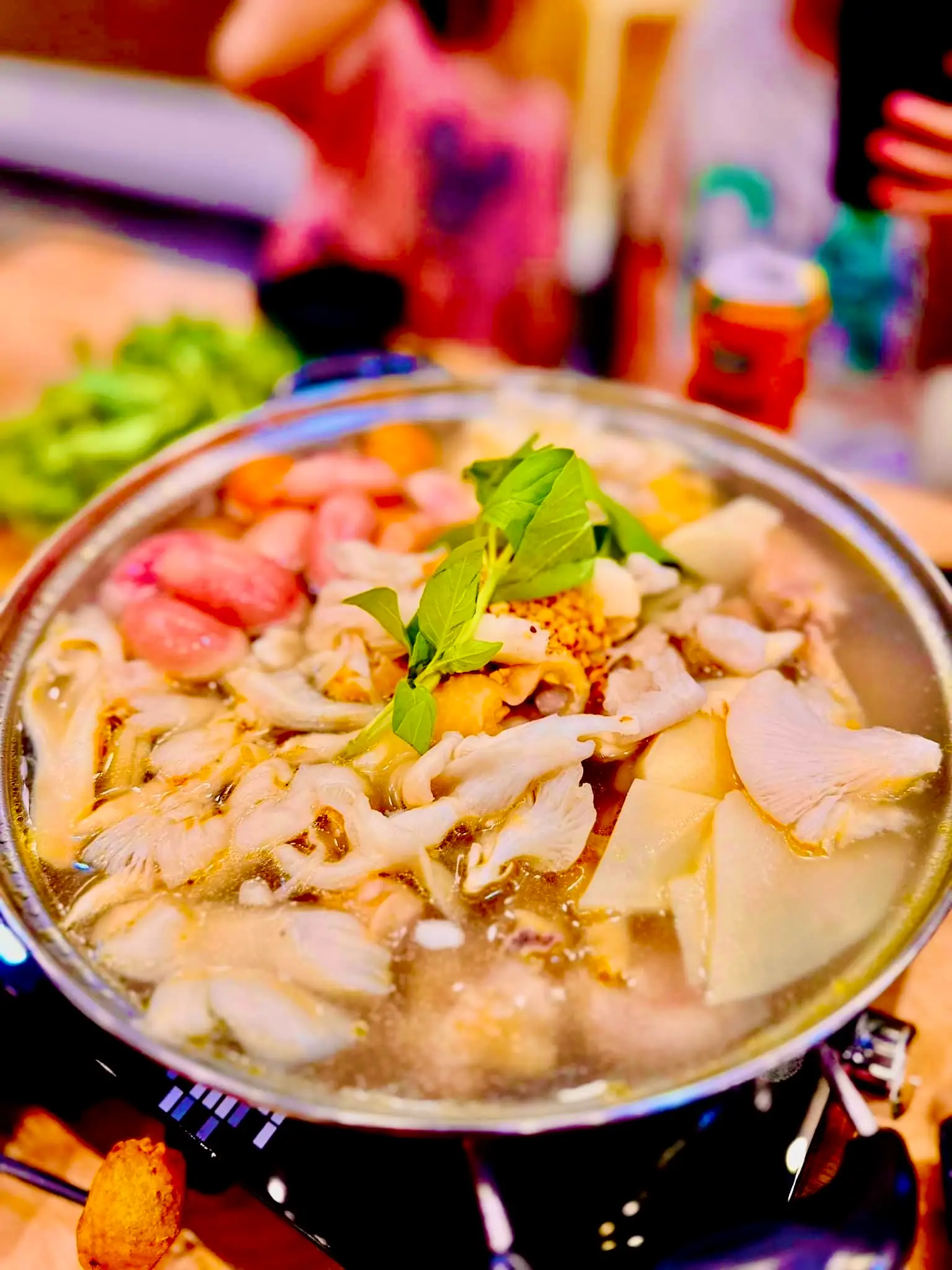 Hình ảnh Lẩu gà lá é 6 người