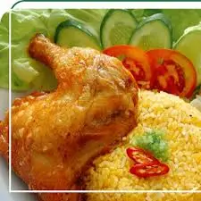Hình ảnh Cơm Gà Xối Mỡ Đùi  1/4 .
