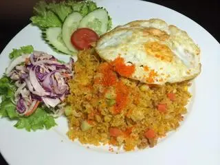 Hình ảnh cơm chiên trứng ốp La 