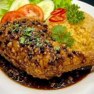Hình ảnh Cơm gà ĐÙI GÓC TƯ (xốt tiêu đen)