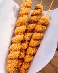 Hình ảnh xúc xích lốc xoáy 