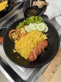Hình ảnh Cơm xúc xích Đức