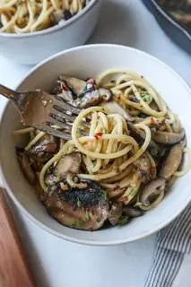 Hình ảnh MÌ Ý NẤM AGLIO E OLIO • MUSHROOM AGLIO E OLIO