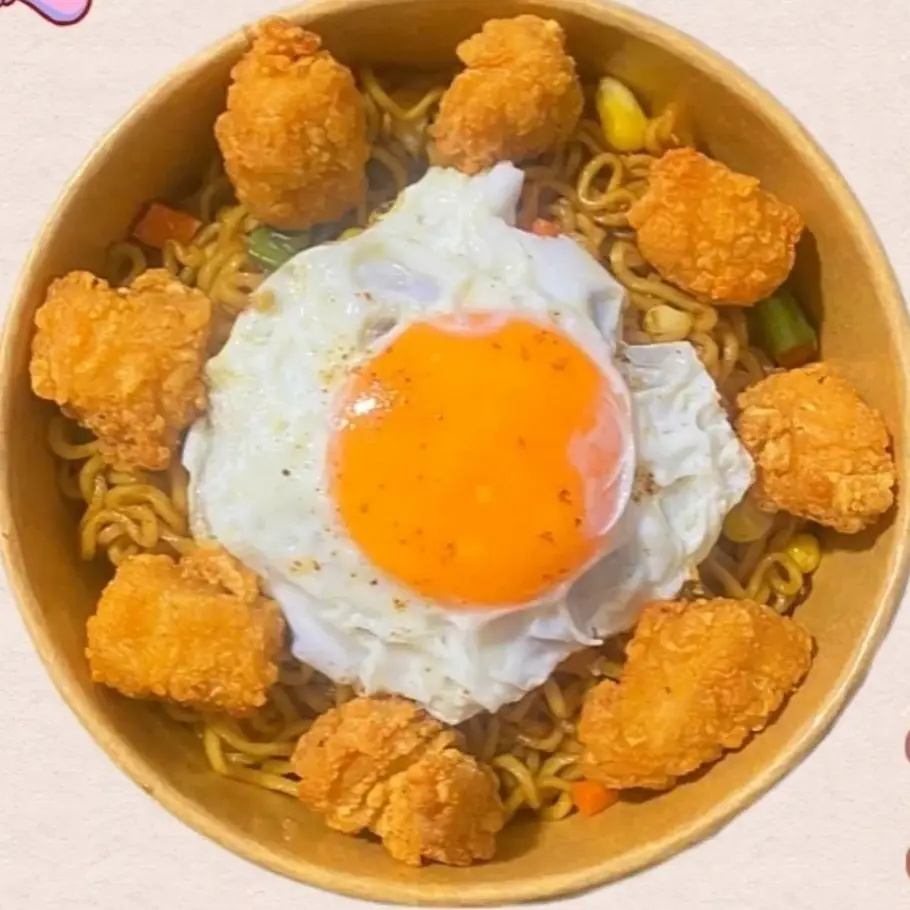 Hình ảnh Mì Trộn Indomie Trứng Lòng Đào + Gà Viên